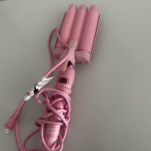 ✨ Barbie Pink 3-Barrel Hair Waver – Like New